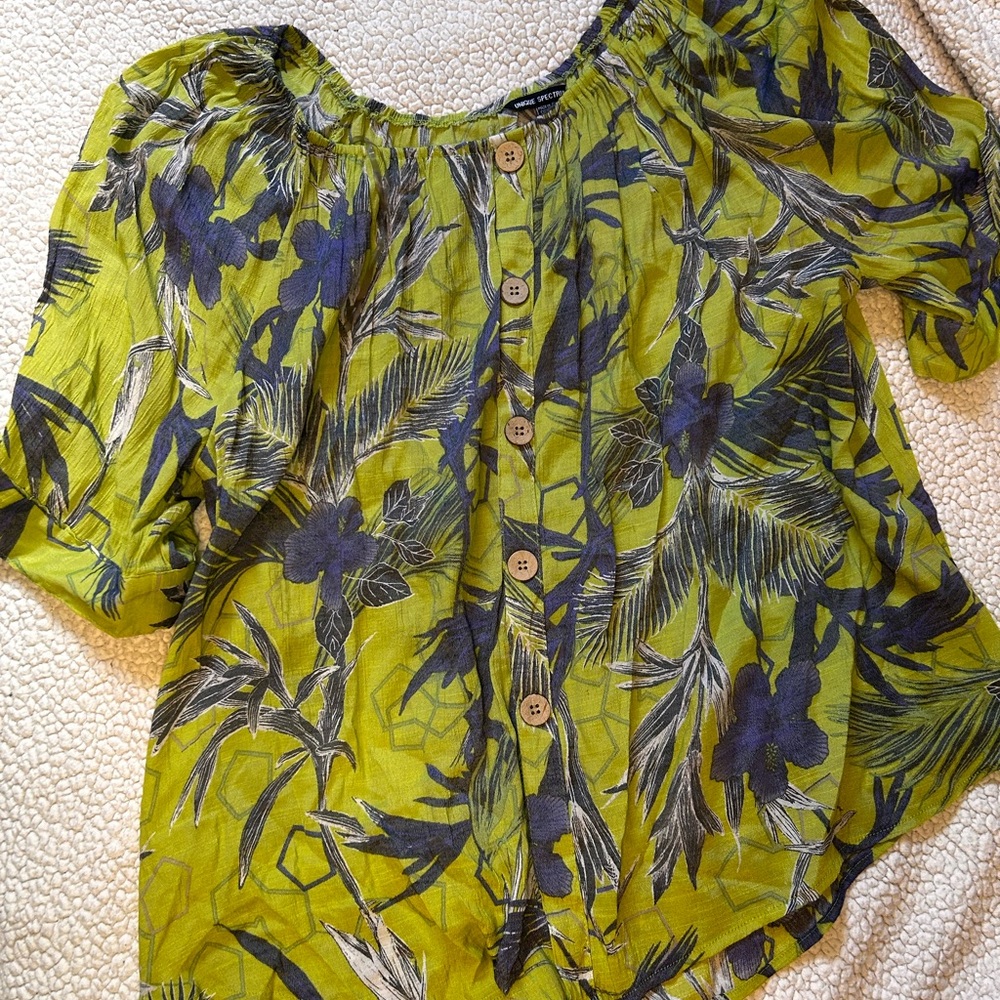 Unique Spectrum Women's 3X Green Floral Top Boho Short Sleeve Relaxed Fit - Picture 3 of 7
